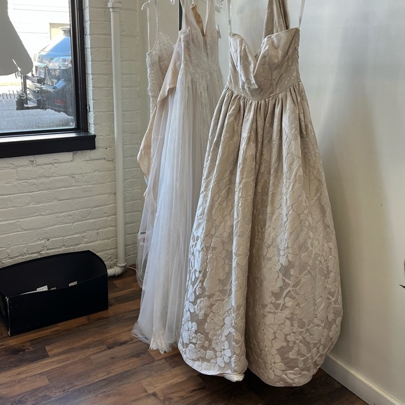 Modern Trousseau Regan Silk Brocade Gown - Picture 5 of 16